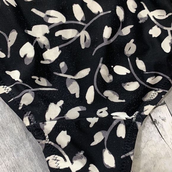 A Pea In The Pod Maternity Swimsuit Sz M - Picture 8 of 8